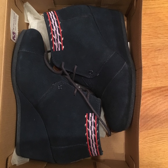 Toms suede booties. Size 7.5 - Picture 8 of 8